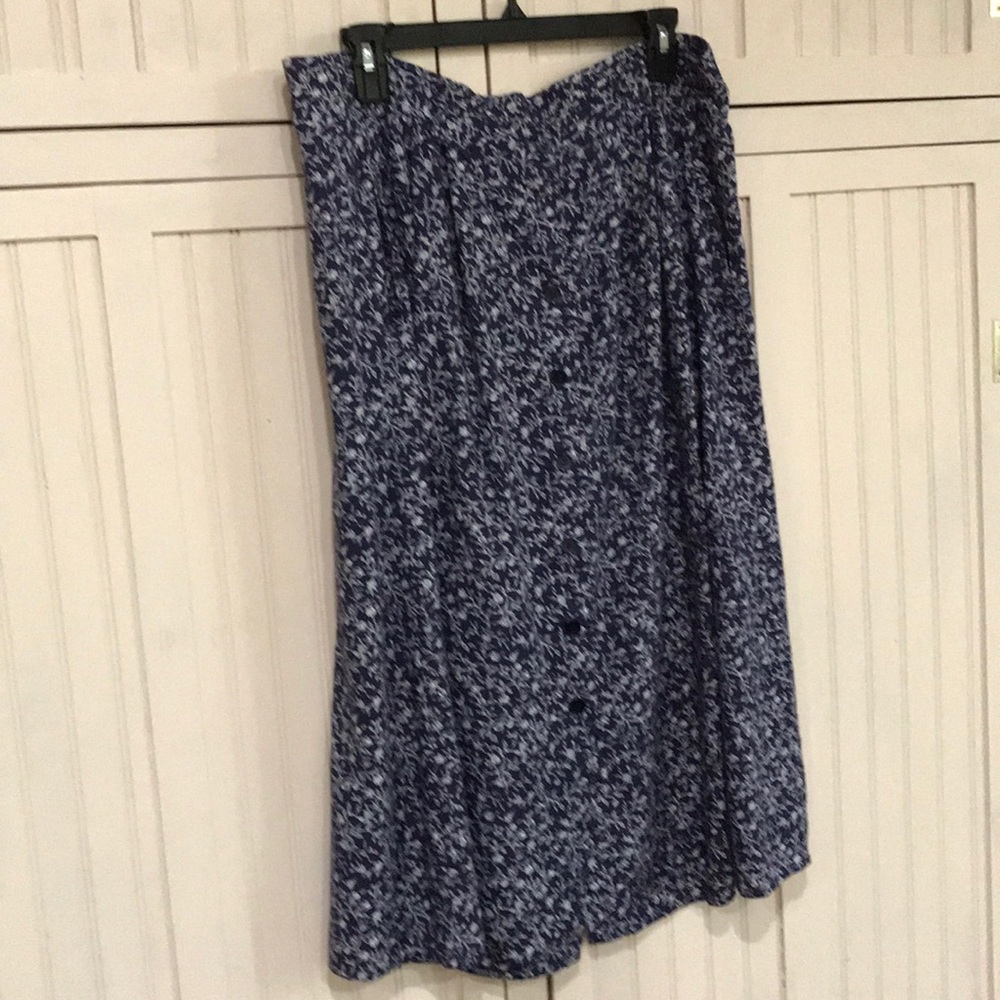 Cute button down the front skirt